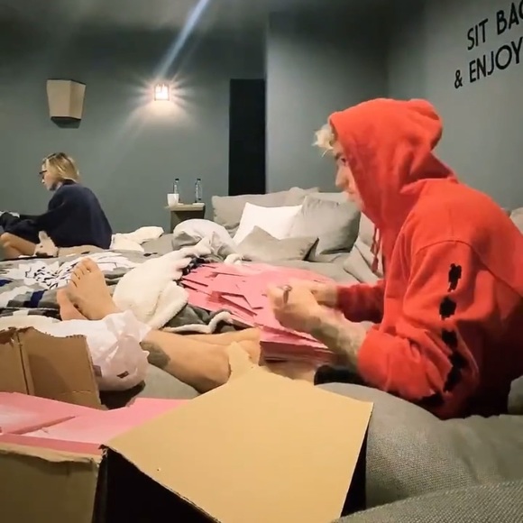 NEW Yummy Signed Vinyl Justin Bieber x DrewHouse - Picture 4 of 8